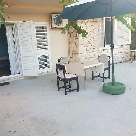 Apartman Mrdalo Appartement *